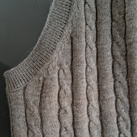 CASHMERE/WOOL BLEND  Cable Knit Sweater Vest - Picture 9 of 11